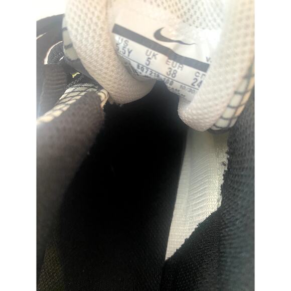 Air Max 95 LV8  “White / Black / Blue Gaze” GS Size 5.5 - Picture 6 of 7